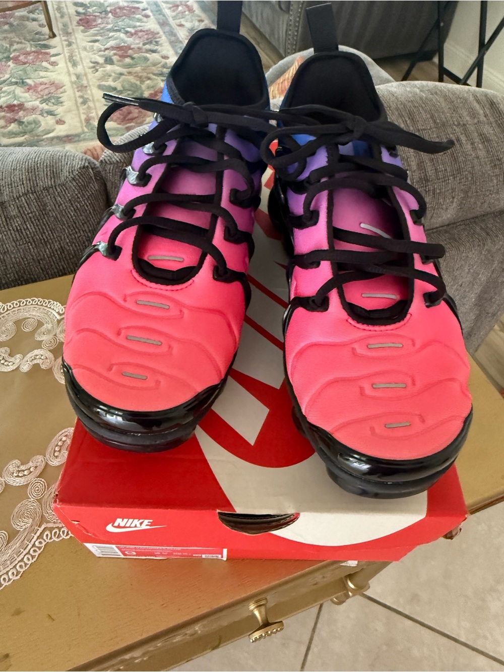 Nike Women’s Pink to Purple Gradient VaporMax Sneakers - Picture 3 of 8